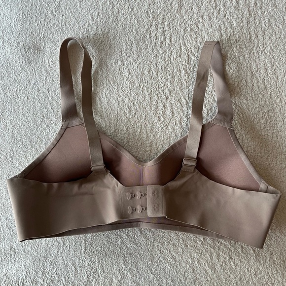 Lululemon Holds True Wirefree Bra 34B Soft Sand - Picture 8 of 13
